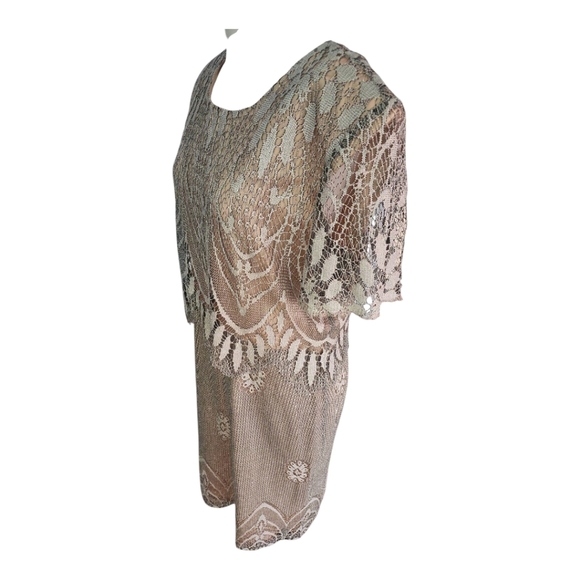 Elegant Lace Wedding Dress in Cream - Picture 10 of 10